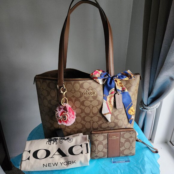 Coach NWT Gallery Signature Canvas Khaki/Saddle Tote, wristlet set, 4FER - Picture 7 of 11